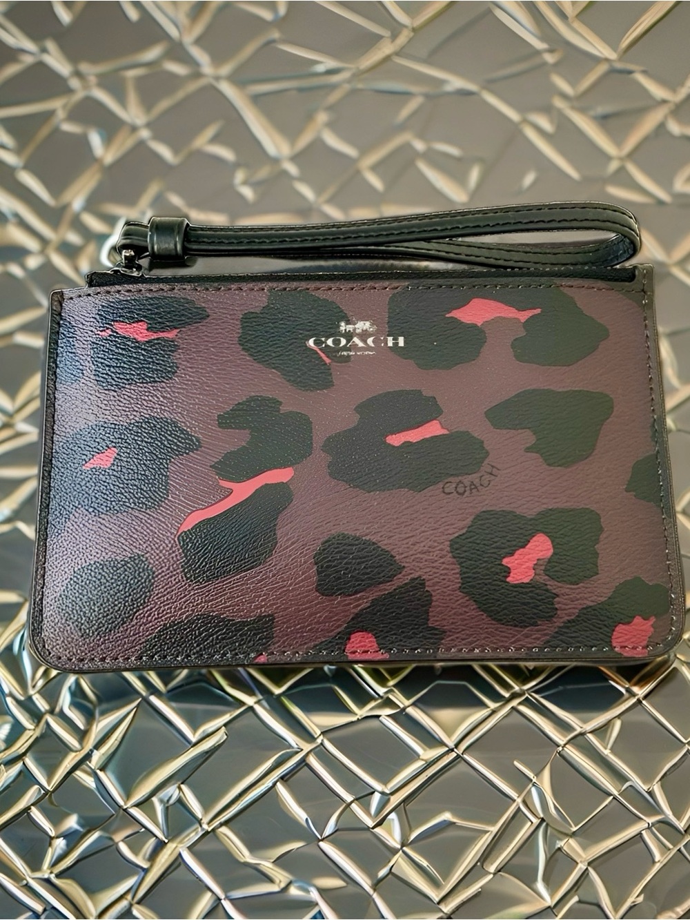 🛑 SOLD 🛑 Coach Corner Zip Wristlet | Leopard Print Multi | Brown/Black